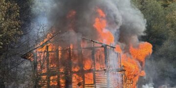 Shqiptarët bashkohen për të ndihmuar Tonin dhe Nidën e “Farma Sotira” pas zjarrit në fermë