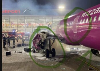 Janë të PAVËRTETA imazhet e zjarrit të pretenduar në një avion në Rinas! U prodhuan me AI