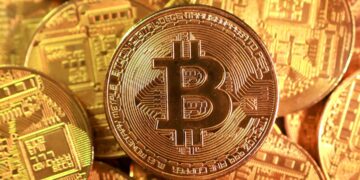 Trump përshkallëzon betejën tregtare me Kinën, Bitcoin bie ndjeshëm