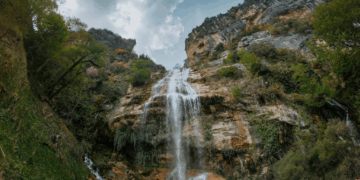 Ujëvara e Sotirës, magjia e Tomorrit që të fton në një aventurë vjeshte