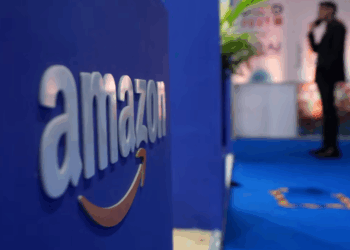 Amazon shkurton 30,000 vende pune, synon uljen e shpenzimeve