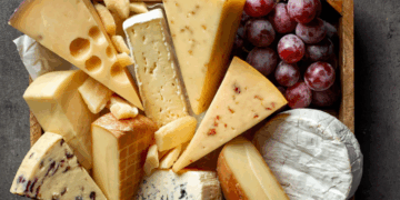 Konsumimi i djathit një herë në javë mund të ulë rrezikun e demencës