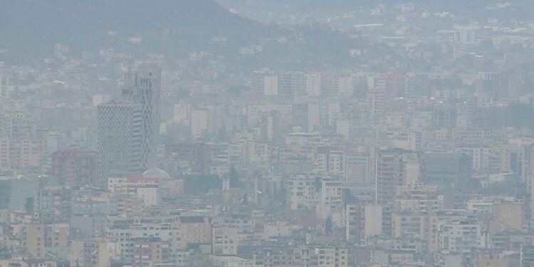 Vdekshmëria nga ndotja e ajrit në Shqipëri, 3-fish më e lartë se në vendet e BE