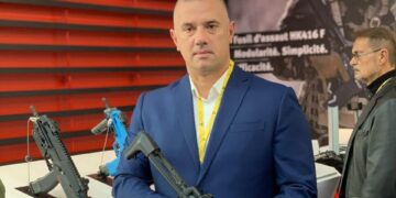 Misteri, si u zgjodh Emiljano Dusha me MSSC si ortak ekskluziv i shtetit në prodhimin e municioneve dhe uniformave ushtarake?