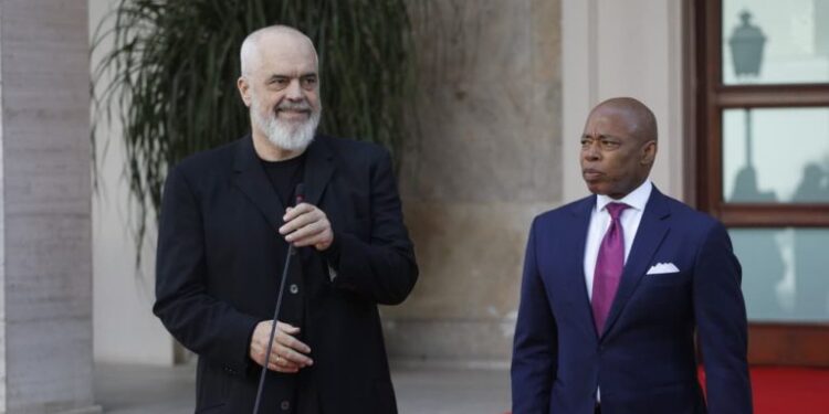 Rama me kryebashkiakun Adams: Linjë direkte fluturimesh me New York-un