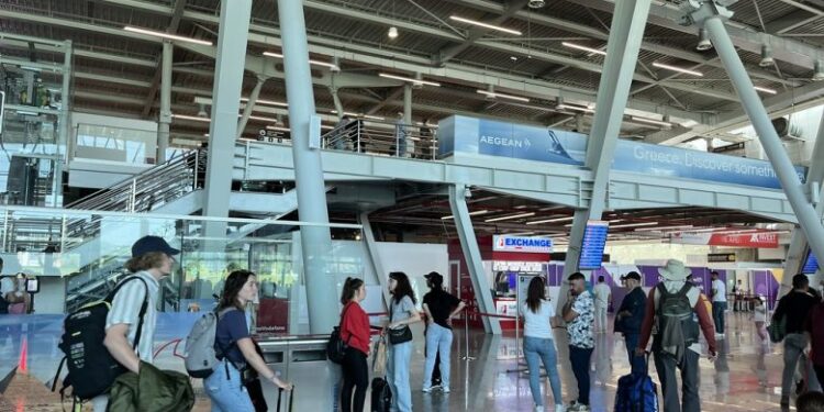 TURIZMI/ Polakët nuk tunden, italianët tremben nga çmimet