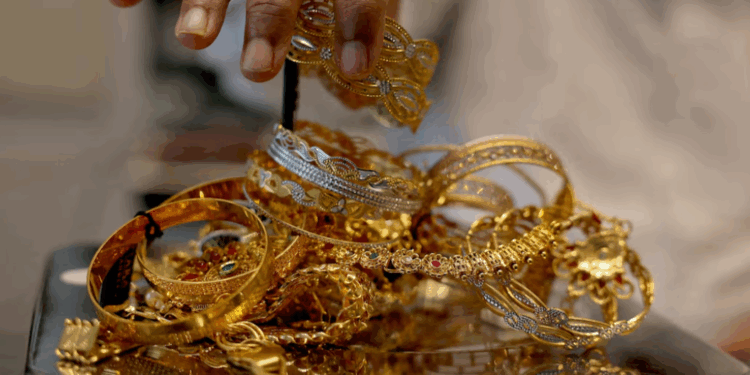 Çmimi i arit bie nën 4 mijë dollarrë, rriten shpresat për marrëveshjen SHBA–Kinë