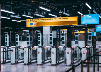 Nga sot, hyrja në BE do të bëhet ndryshe: Çfarë parashikon sistemi i ri i “hyrje-daljeve”