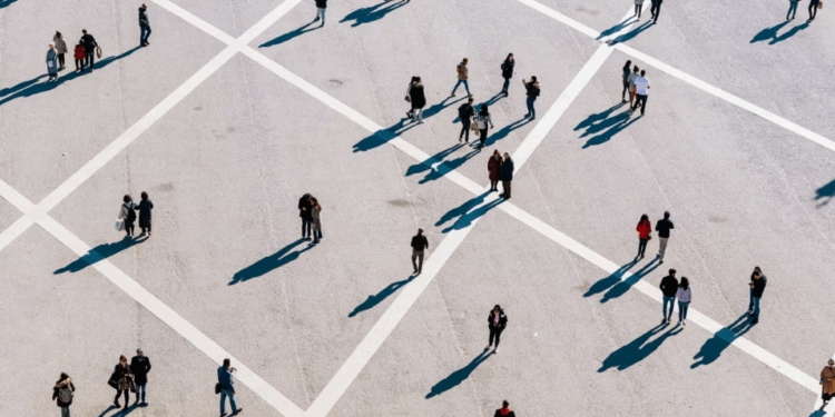 Njerëzit në botë po jetojnë më gjatë, por vdekjet tek të rinjtë janë rritur