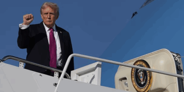 Shërbimi Sekret amerikan zbulon një vend të dyshimtë qitje pranë aeroportit, me fushëpamje drejt avionit të Trump