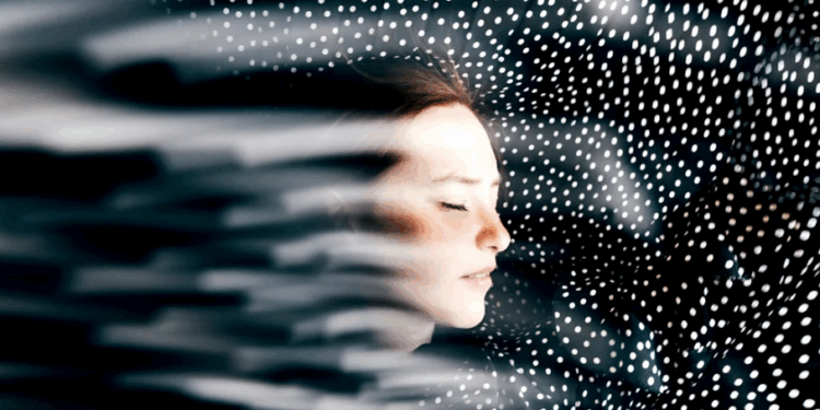 Hormonet ndikojnë fuqishëm në shëndetin mendor, gratë më të prekura