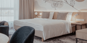 Propozimi i pazakontë i pronarit polak: Festë falas për çiftet që ngjizin fëmijë në hotelin tim