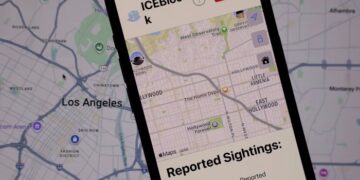 Apple bllokon aplikacionet që tregojnë vendodhjen e agjentëve të policisë