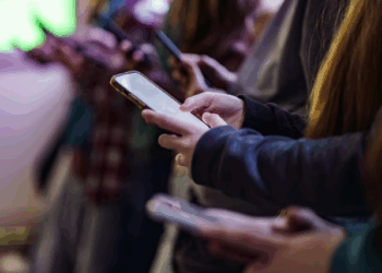 Instagram shton masa të reja për përdoruesit e mitur