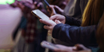 Instagram shton masa të reja për përdoruesit e mitur