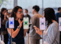 Shitje rekord të iPhone 17, të ardhurat e Apple kapin majat e tregut global