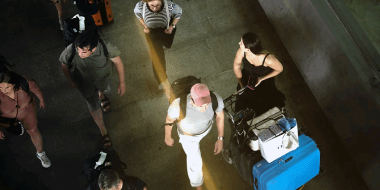 Apple sjell përkthimin në kohë reale në kufje, ndihmë për turistët, por a shton dembelët që nuk mësojnë gjuhë të huaja?