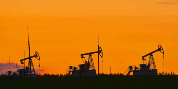 Kina pezullon blerjen e naftës ruse