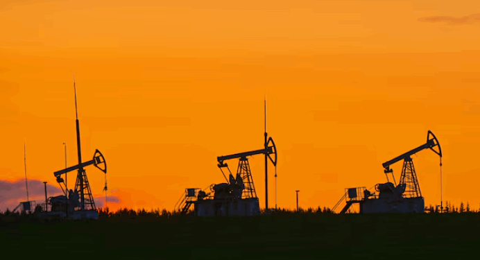 Kina pezullon blerjen e naftës ruse