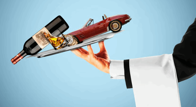 Pse super pasanikët po heqin dorë nga sendet e luksit?