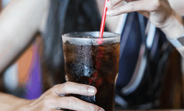 Pijet me “zero sheqer” rrezikojnë mëlçinë, zbulimet e studimit të ri  