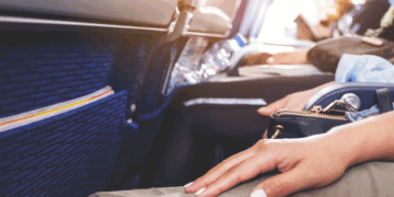 Biletë për vendin bosh, linjat ajrore ofrojnë mundësinë për të mos pasur dikë ulur pranë teje në avion