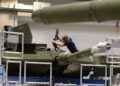 Europa bëhet gati për luftë, kompanitë e prodhimit të armëve “fërkojnë duart”