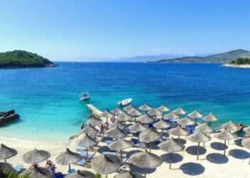 “Express”: Shqipëria, vendi i bukur me 21 gradë Celsius në tetor, më pak se tre orë larg Britanisë së Madhe