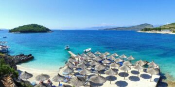 “Express”: Shqipëria, vendi i bukur me 21 gradë Celsius në tetor, më pak se tre orë larg Britanisë së Madhe