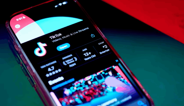 Raporti alarmues: Të miturit ekspozohen ndaj përmbajtjeve pornografike në Tik Tok