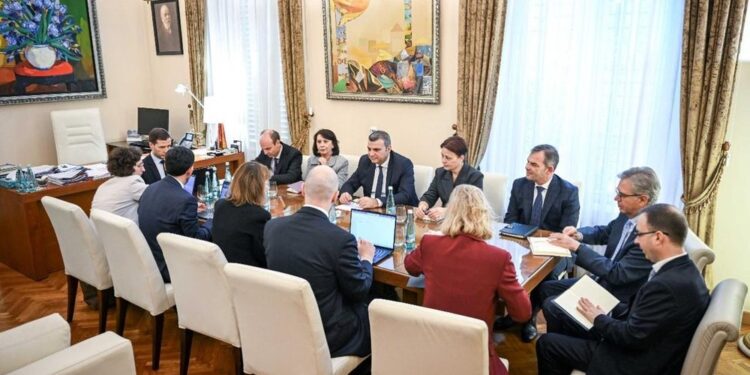 FMN i kërkon Bankës së Shqipërisë të heqë lehtësimet e kreditimit të oligarkisë