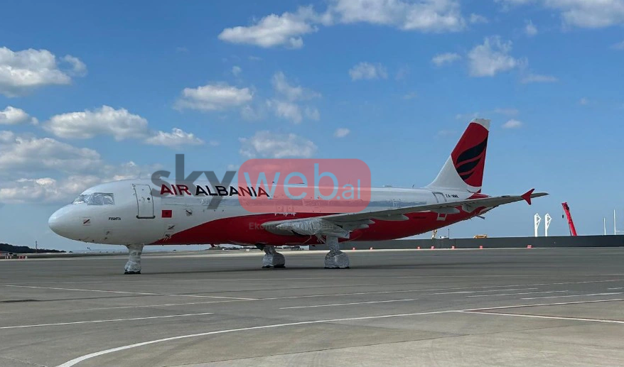 Avioni Airbus A320, "Fishta" me kod ZA-MMK, pa motore ne aeroportin turk "Sabiha Gokçen"