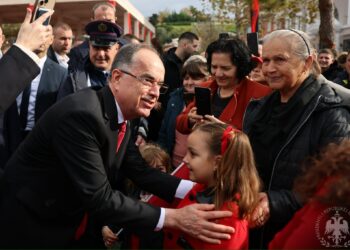 Presidenti Begaj merr urime nga mbarë bota për 28 Nëntorin; Trump, Perandori i Japonisë, Aliyev, Mattarella, Steinmeier, Erdogan dhe dhjetëra liderë dërgojnë mesazhe për Ditën e Flamurit