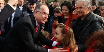 Presidenti Begaj merr urime nga mbarë bota për 28 Nëntorin; Trump, Perandori i Japonisë, Aliyev, Mattarella, Steinmeier, Erdogan dhe dhjetëra liderë dërgojnë mesazhe për Ditën e Flamurit