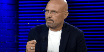 VIDEO/ Revoltohet Ylli Manjani, çohet në këmbë: SPA, grusht shteti me Ballukun