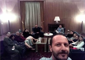 “Ç’punë ka kjo foto në duart e Gaz Bardhit?!” Manjani akuzon SPAK për rrjedhje të qëllimshme të provave pas publikimit të fotos së Ervis Berberit