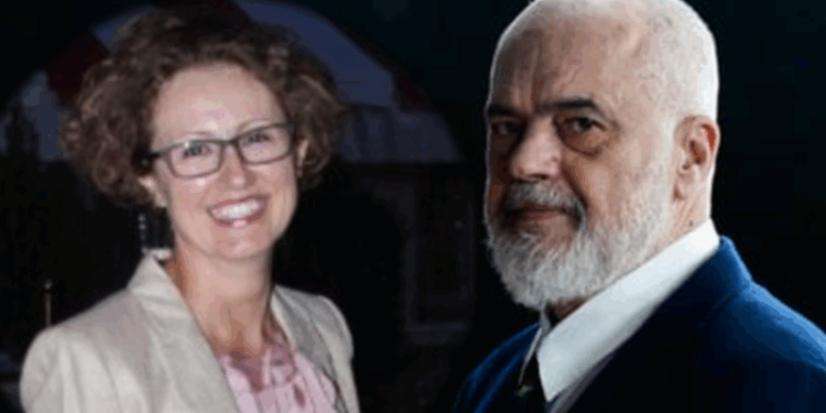 Qeveria emëron Vilma Gurin në krye të Departamentit të Administratës Publike