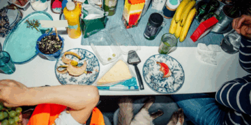 Ushqimet që ju bëjnë të keni një aromë më tërheqëse