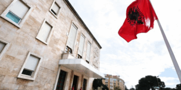 Rama firmos ndryshime të tjera në qeveri