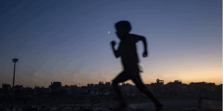 Yuval Noah Harari: Vetëm bujaria mund të sjellë paqe mes Izraelit dhe Palestinës