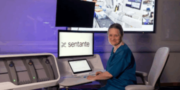 Realizohet ndërhyrja e parë në botë në tru nga një robot