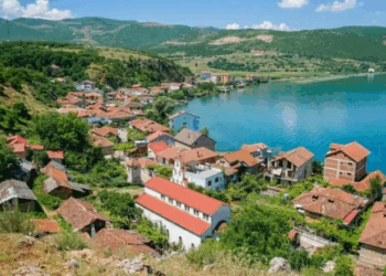 “Travel Off Path”: Vizitoni Linin, fshatin më të vjetër liqenor në Evropë