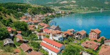 “Travel Off Path”: Vizitoni Linin, fshatin më të vjetër liqenor në Evropë