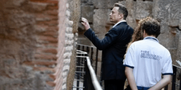 Elon Musk dhuron 1 milion dollarë për të zbuluar Romën e Lashtë me Inteligjencë Artificiale