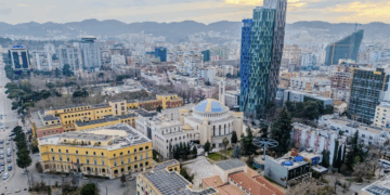 “Në njësinë 5, ishte 740 euro metri, tani është bërë 2 200”, Si janë rritur çmendurisht në 20 vite çmimet e apartamenteve