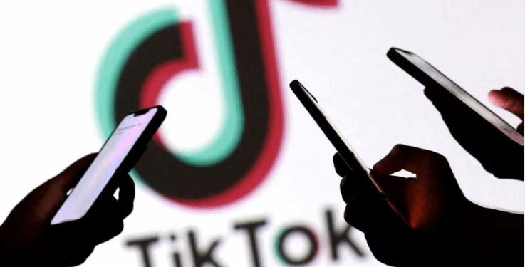 Iu shqetësojnë videot me Inteligjencë Artificiale? TikTok ka gjetur zgjidhjen