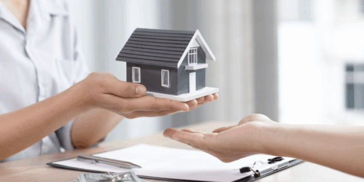 Qytetarët shqiptarë, ndër më pesimistët në Europë për blerje banese më 2025