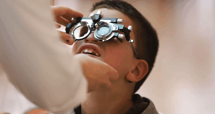 Rritet numri i fëmijëve me probleme shikimi në Shqipëri