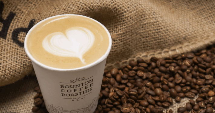 Katër kafe në ditë mund të ngadalësojnë plakjen biologjike