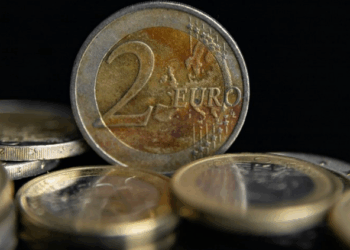 Euro “ngec” në 96.70 lekë, BSH: Fiksohet në këtë nivel. Kursi i këmbimit, pa luhatje të mëdha gjatë muajve të fundit